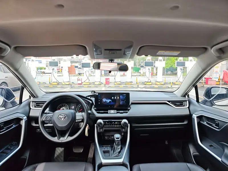 2024 Toyota RAV4 2.0L 2WD Leading Edition — миниатюра 15