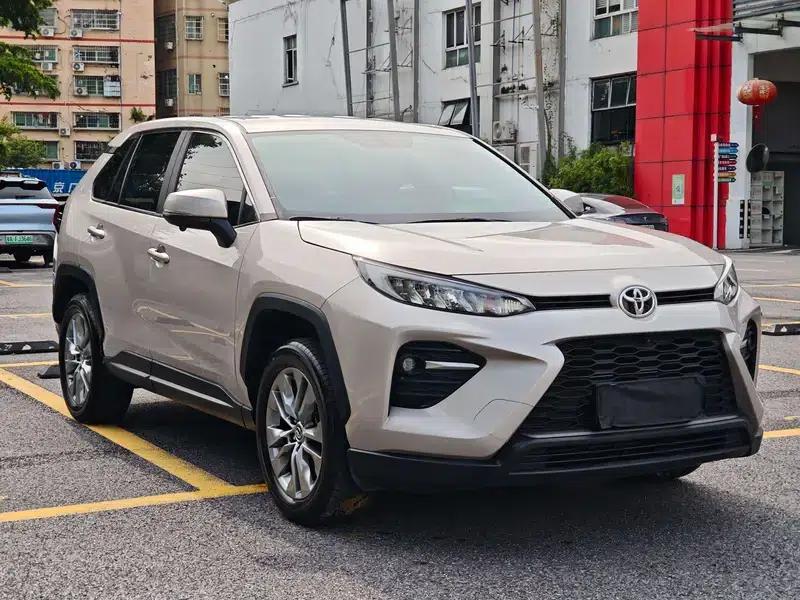 2024 Toyota RAV4 2.0L 2WD Leading Edition — миниатюра 3