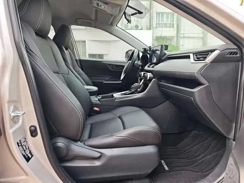 2024 Toyota RAV4 2.0L 2WD Leading Edition — миниатюра 23