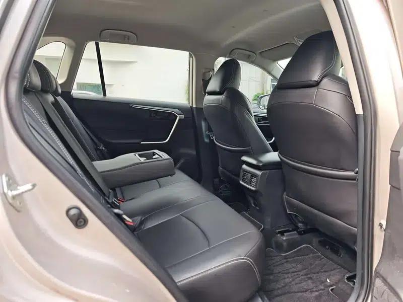 2024 Toyota RAV4 2.0L 2WD Leading Edition — миниатюра 24