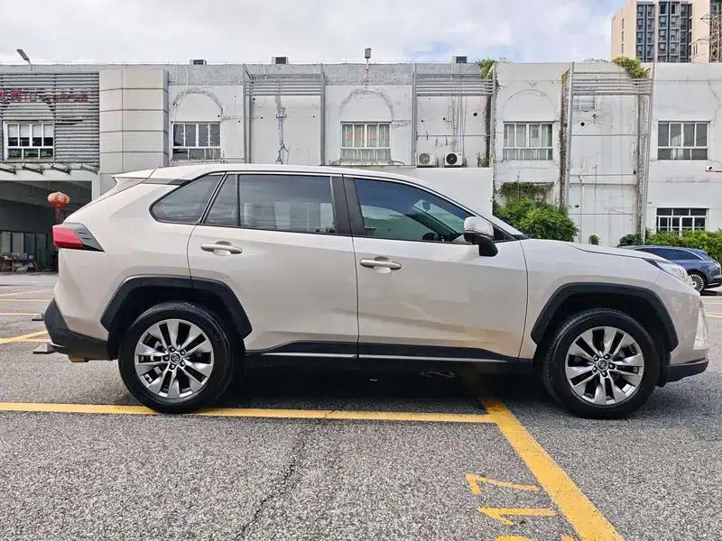 2024 Toyota RAV4 2.0L 2WD Leading Edition — миниатюра 8
