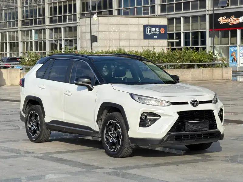 2020 Toyota RAV4 2.0L AWD Tech Edition — миниатюра 3