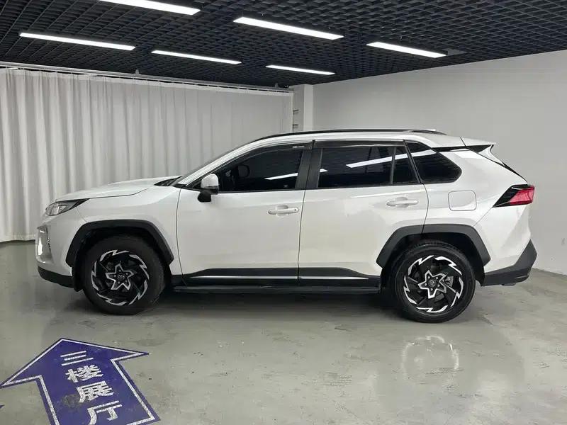 2020 Toyota RAV4 2.0L AWD Tech Edition — миниатюра 4