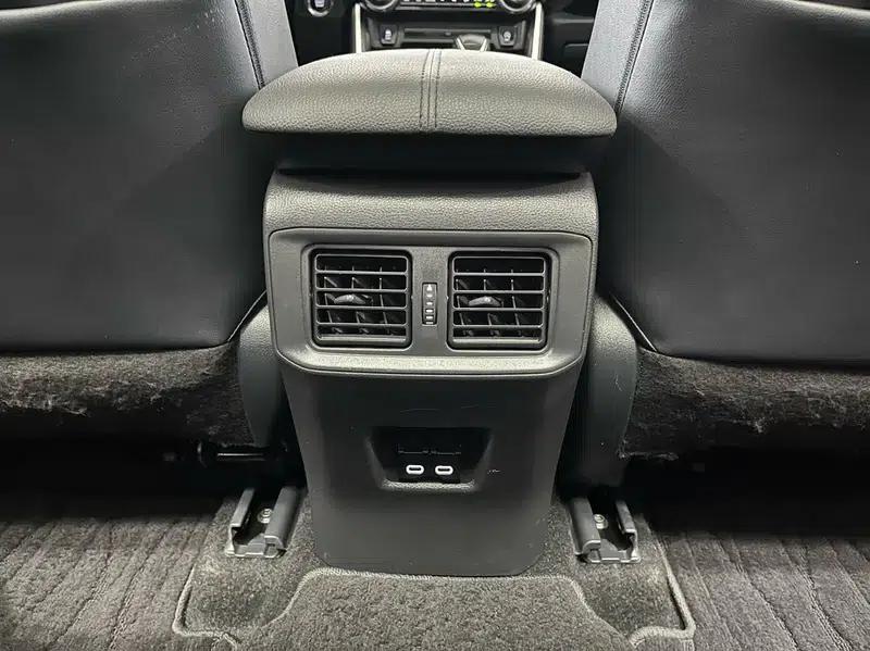 2023 Toyota RAV4 2.0L AWD Luxury Plus Edition — миниатюра 10
