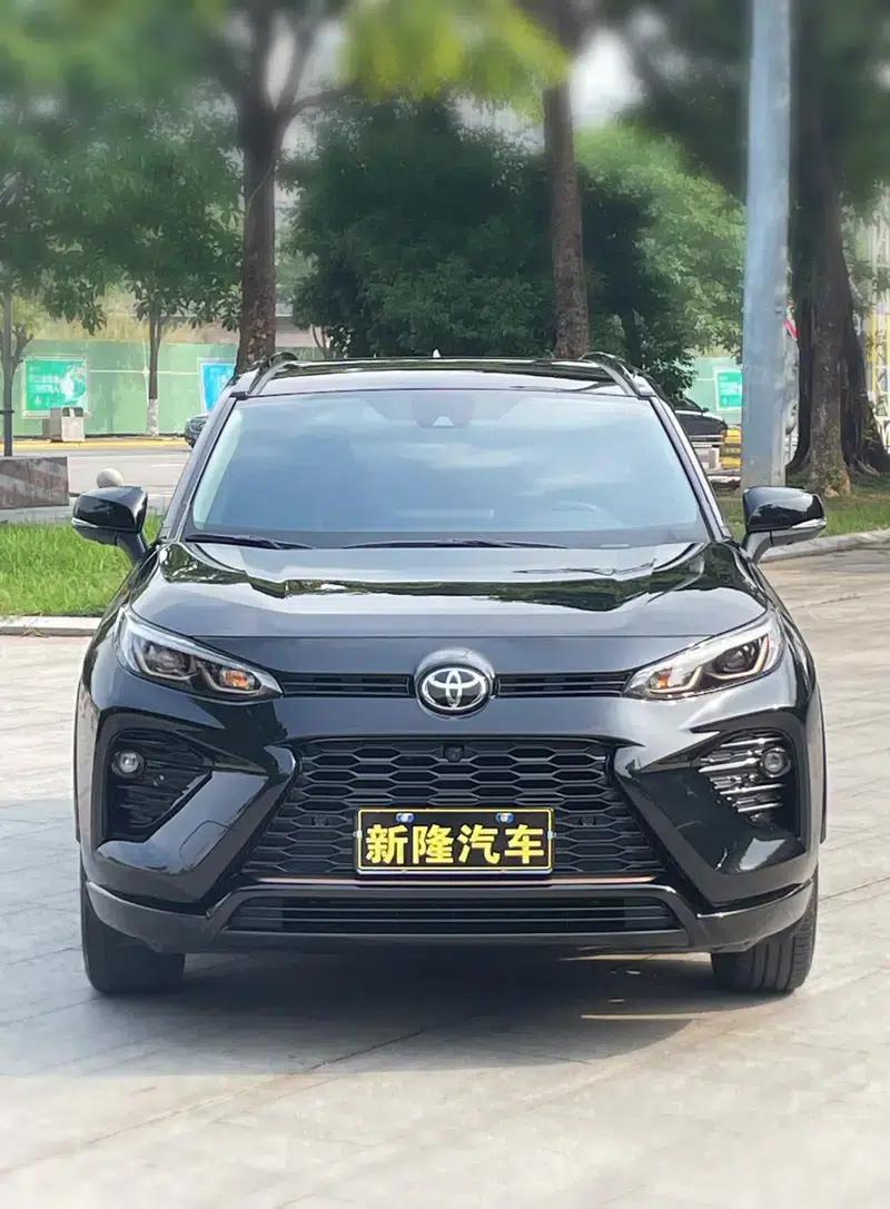 2024 Toyota RAV4 2.0L 2WD Luxury PLUS Edition — миниатюра 2