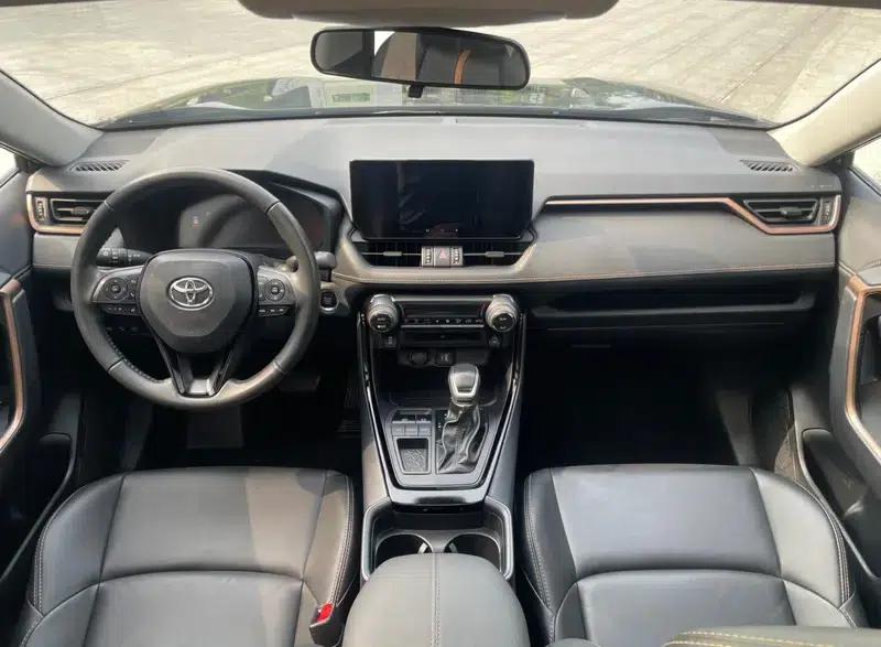2024 Toyota RAV4 2.0L 2WD Luxury PLUS Edition — миниатюра 16