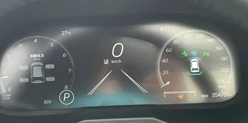 2024 Toyota RAV4 2.0L 2WD Luxury PLUS Edition — миниатюра 17