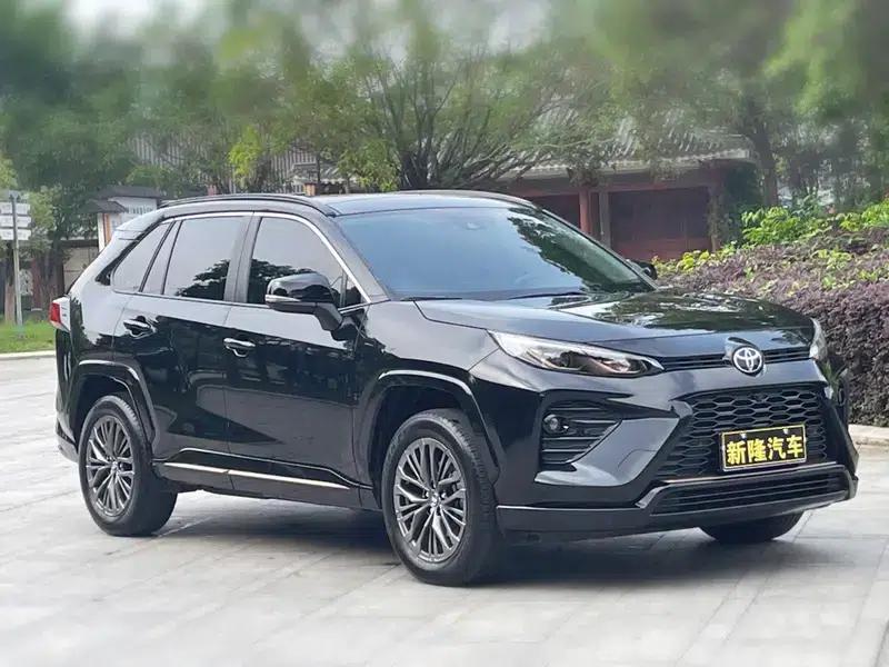 2024 Toyota RAV4 2.0L 2WD Luxury PLUS Edition — миниатюра 3