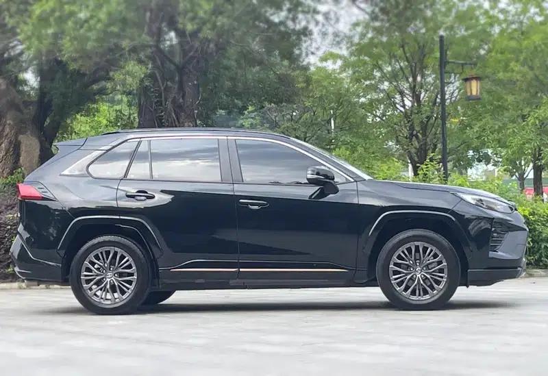 2024 Toyota RAV4 2.0L 2WD Luxury PLUS Edition — миниатюра 8