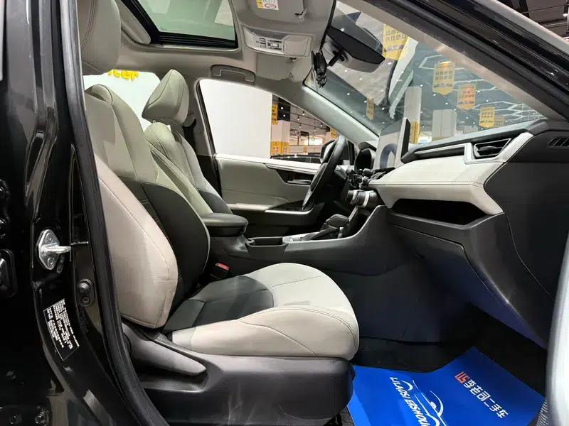 2020 Toyota RAV4 2.0L 2WD Luxury Edition — миниатюра 30