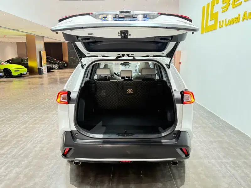 2020 Toyota RAV4 2.0L AWD Luxury Edition — миниатюра 11