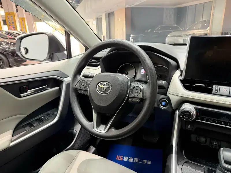 2020 Toyota RAV4 2.0L AWD Luxury Edition — миниатюра 20