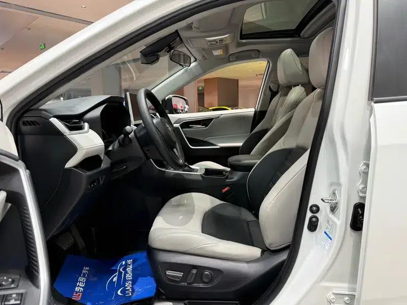 2020 Toyota RAV4 2.0L AWD Luxury Edition — миниатюра 25