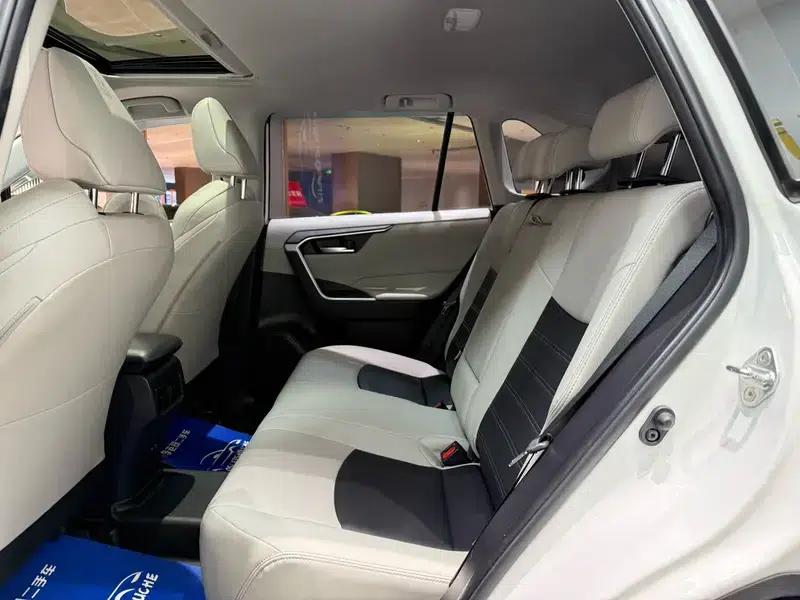 2020 Toyota RAV4 2.0L AWD Luxury Edition — миниатюра 33