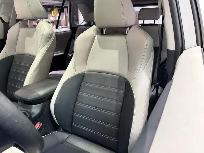 2020 Toyota RAV4 2.0L AWD Luxury Edition — миниатюра 34