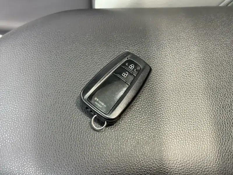 2020 Toyota RAV4 2.0L AWD Luxury Edition — миниатюра 8