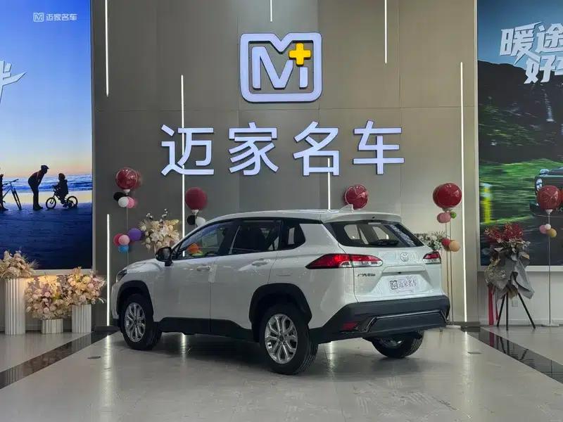 2026 Toyota Land Cruiser 2.0L CVT Comfort Edition — миниатюра 4