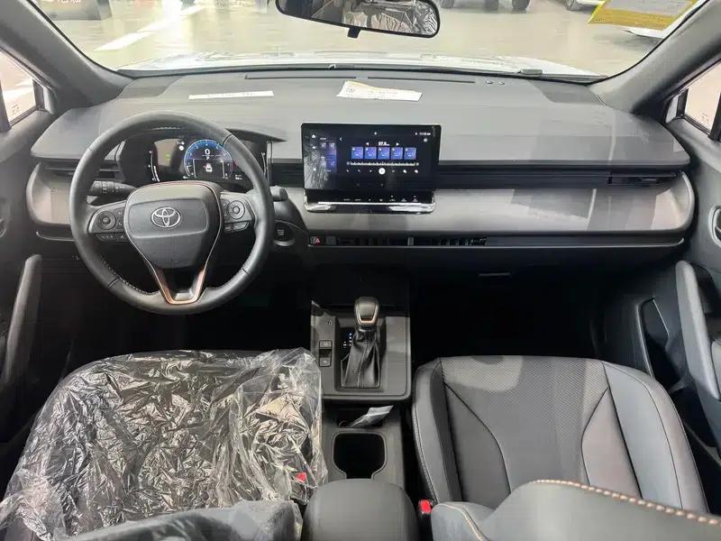 2026 Toyota Land Cruiser 2.0L CVT Comfort Edition — миниатюра 7