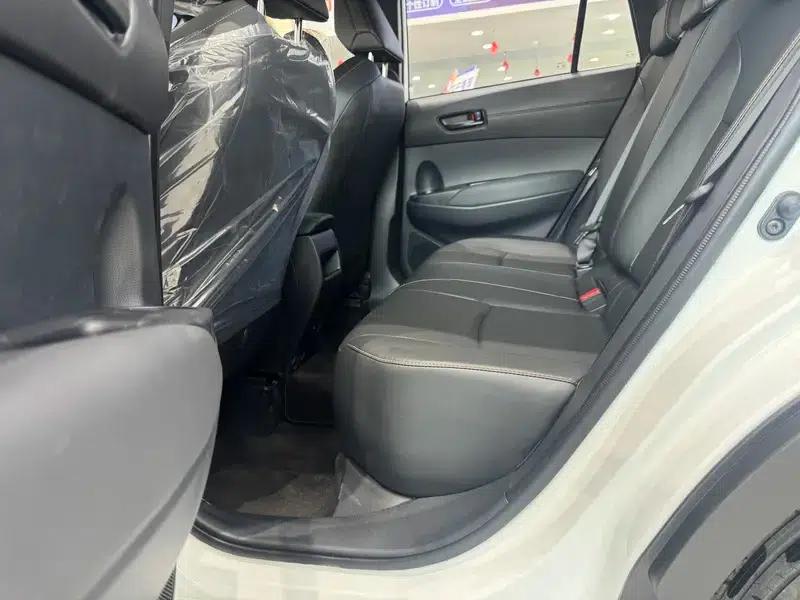 2026 Toyota Land Cruiser 2.0L CVT Comfort Edition — миниатюра 10