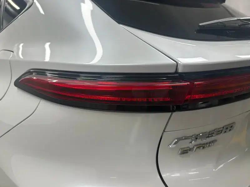 Venza 2022 Hybrid 2.5L CVT 4WD Supreme Edition — миниатюра 13