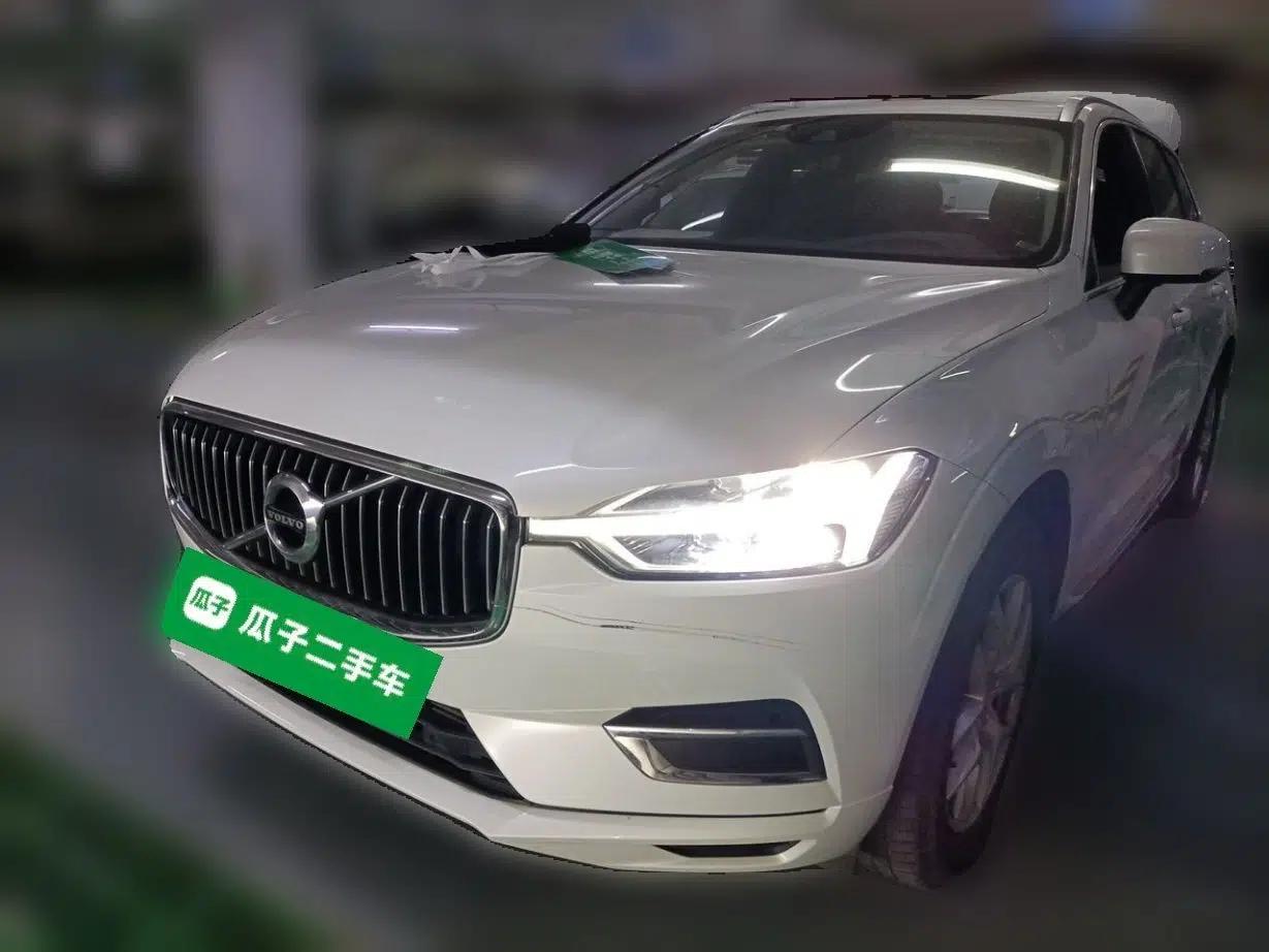 Volvo XC60 2020 T5 4x4 Zhiyi Luxury Edition — миниатюра 1