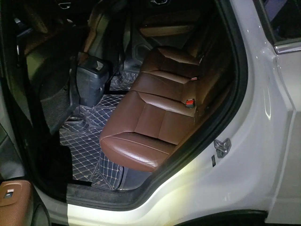 Volvo XC60 2020 T5 4x4 Zhiyi Luxury Edition — миниатюра 17