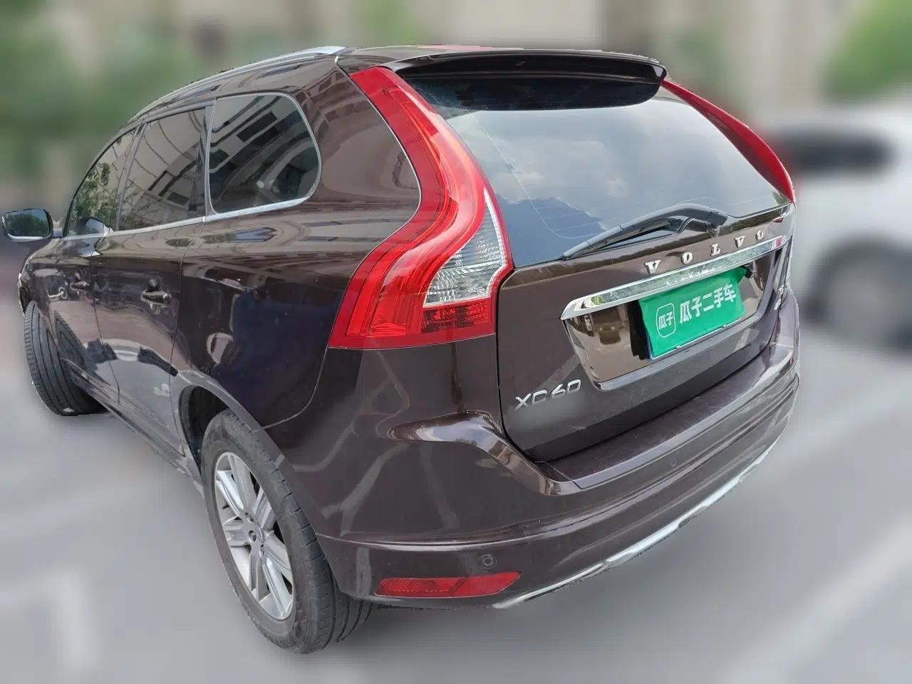 Volvo XC60 2017 T5 AWD Smart Upgrade Edition — миниатюра 4