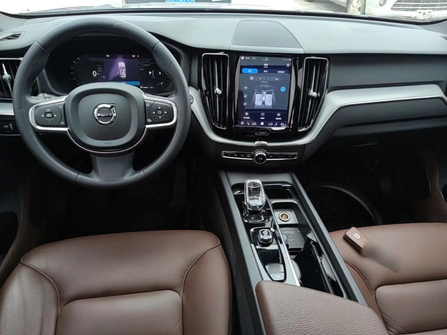 Volvo XC60 2022 B5 4x4 Zhiyi Luxury Edition — миниатюра 12