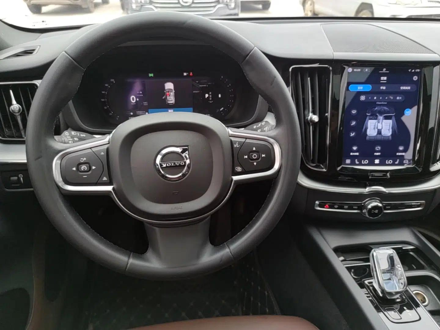 Volvo XC60 2022 B5 4x4 Zhiyi Luxury Edition — миниатюра 13
