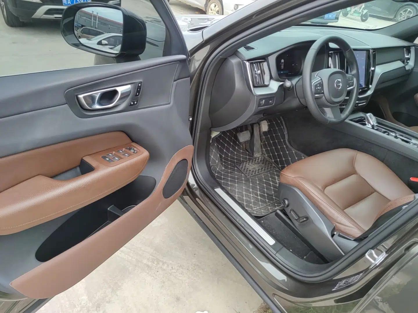Volvo XC60 2022 B5 4x4 Zhiyi Luxury Edition — миниатюра 18