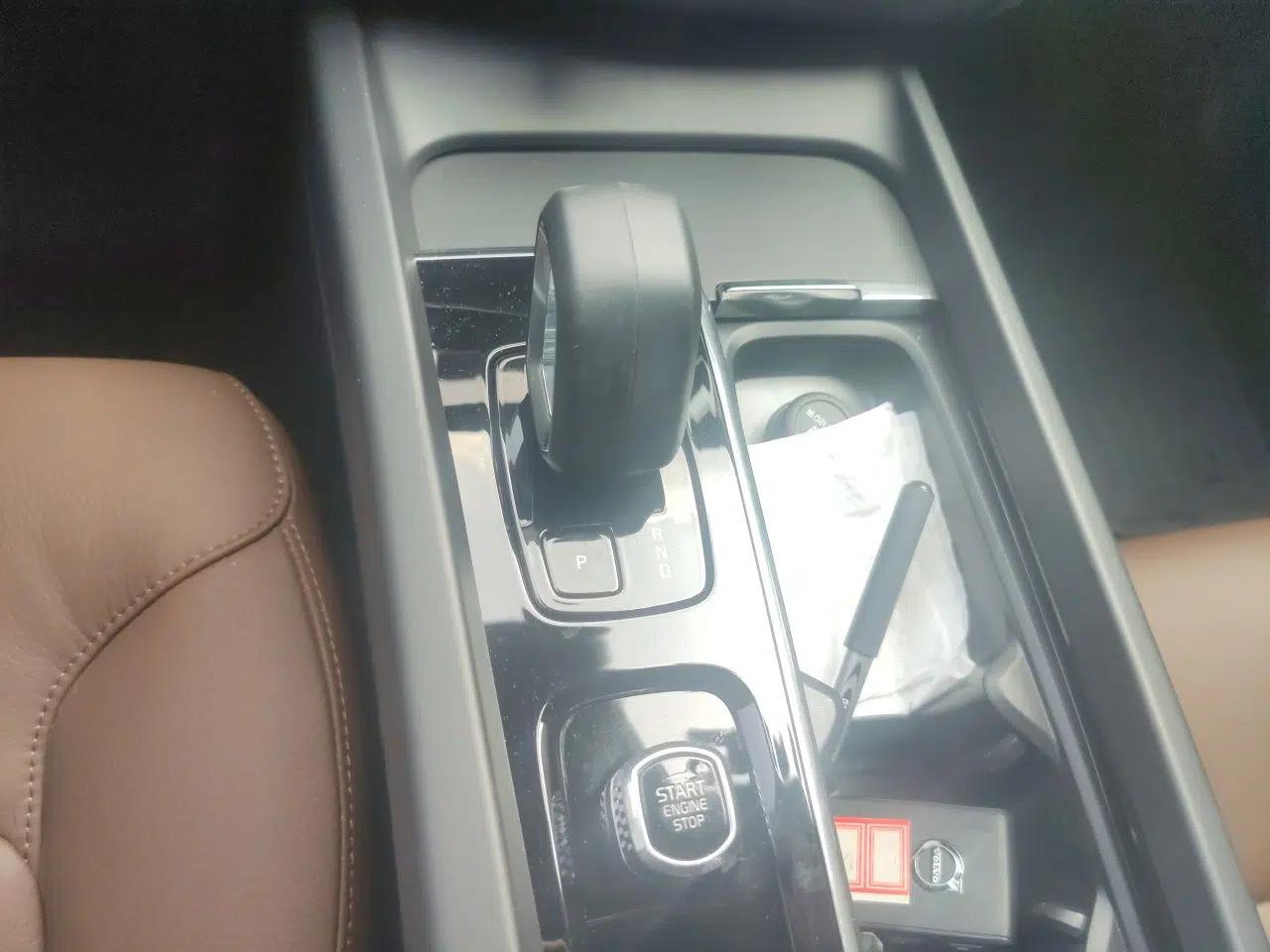 Volvo XC60 2024 B5 4x4 Smart Luxury Edition — миниатюра 14
