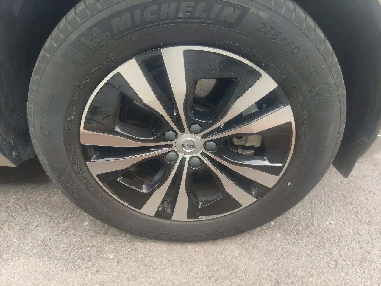 Volvo XC60 2024 B5 4x4 Smart Luxury Edition — миниатюра 8