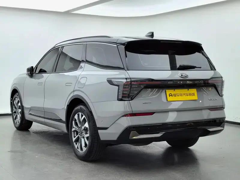 2023 Ford Edge L 2.0T EcoBoost AWD 7-Seat Supreme Edition — миниатюра 5