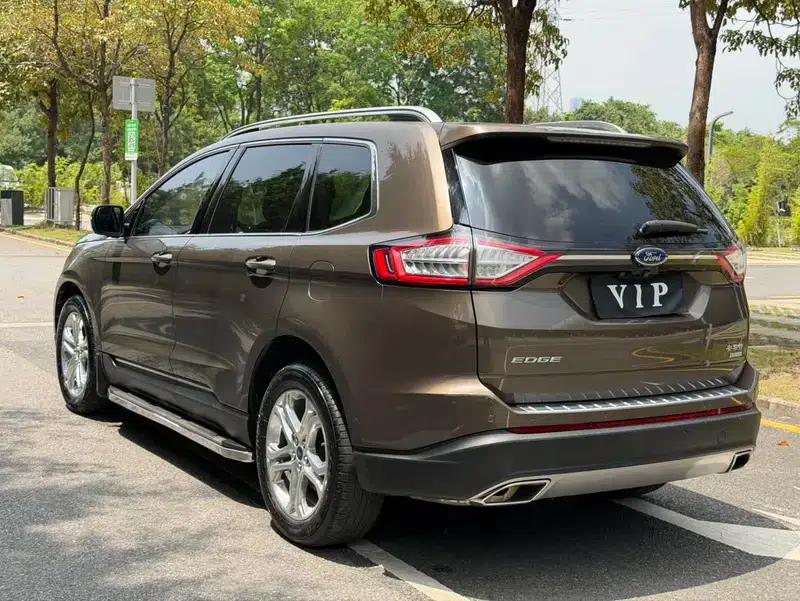 2016 Ford Edge EcoBoost 245 2WD Luxury 7-seater — миниатюра 3