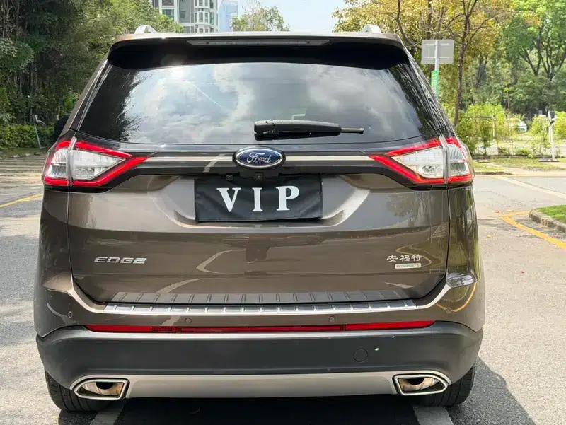 2016 Ford Edge EcoBoost 245 2WD Luxury 7-seater — миниатюра 4