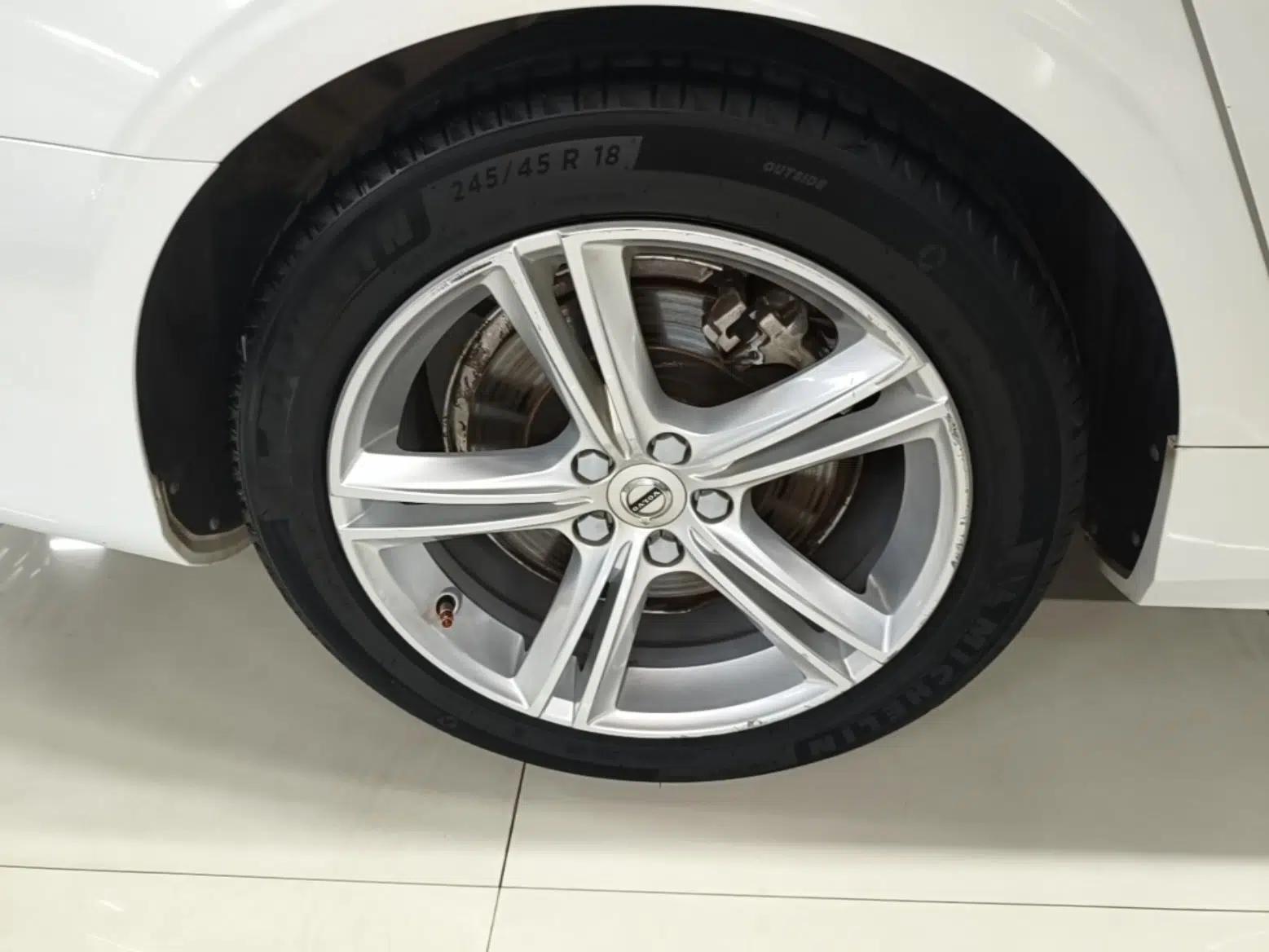 Volvo S90 2019 T5 Zhiyi Edition — миниатюра 11