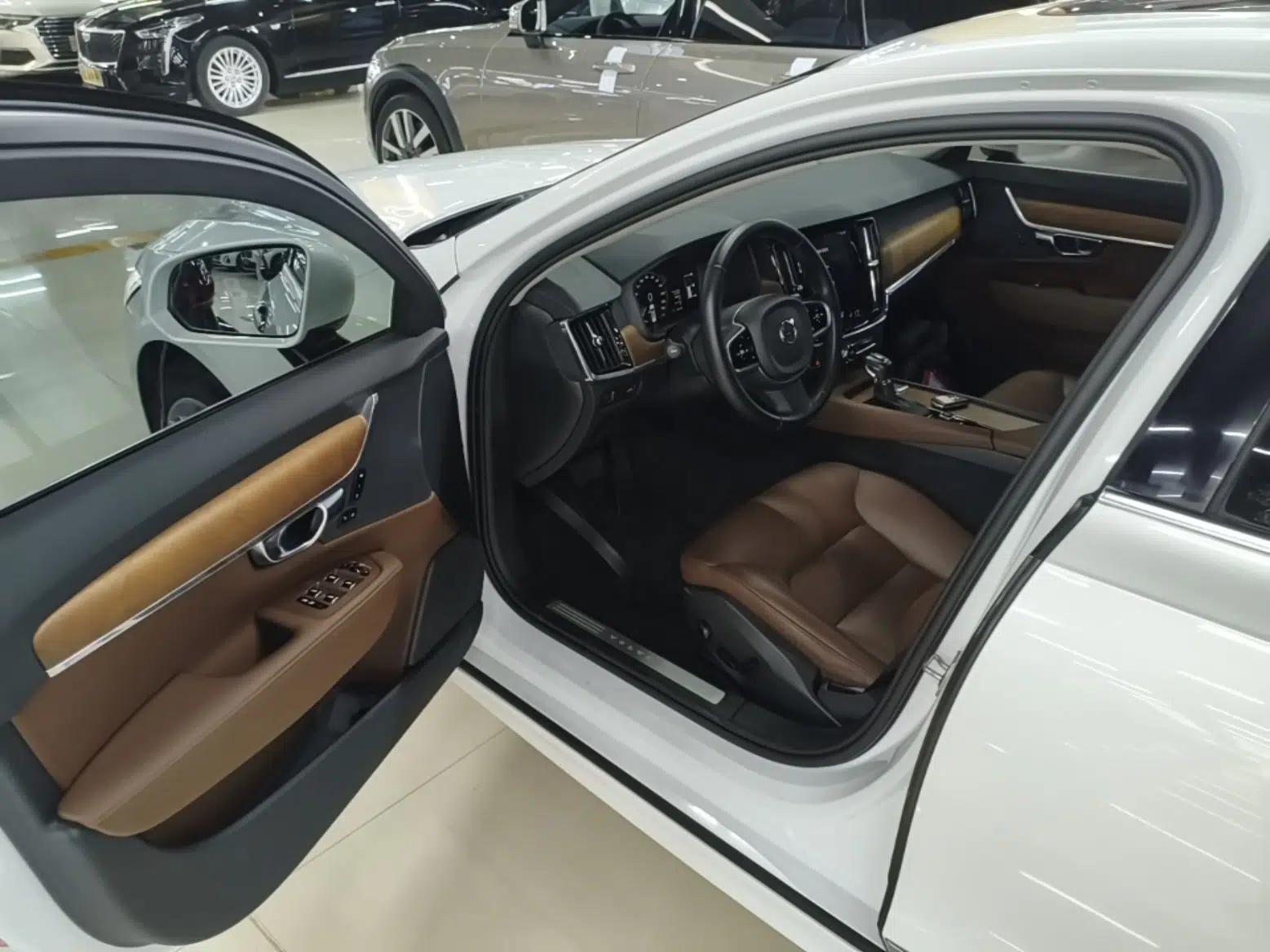 Volvo S90 2019 T5 Zhiyi Edition — миниатюра 18