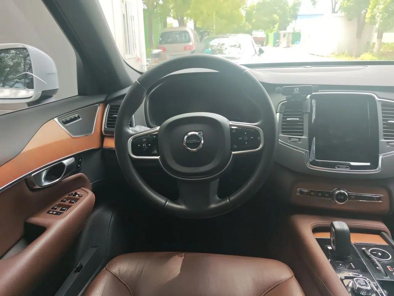 Volvo XC90 2021 B5 SmartDrive Luxury Edition 5-seater — миниатюра 10