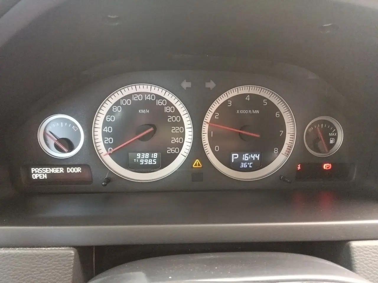 Volvo XC90 — миниатюра 11