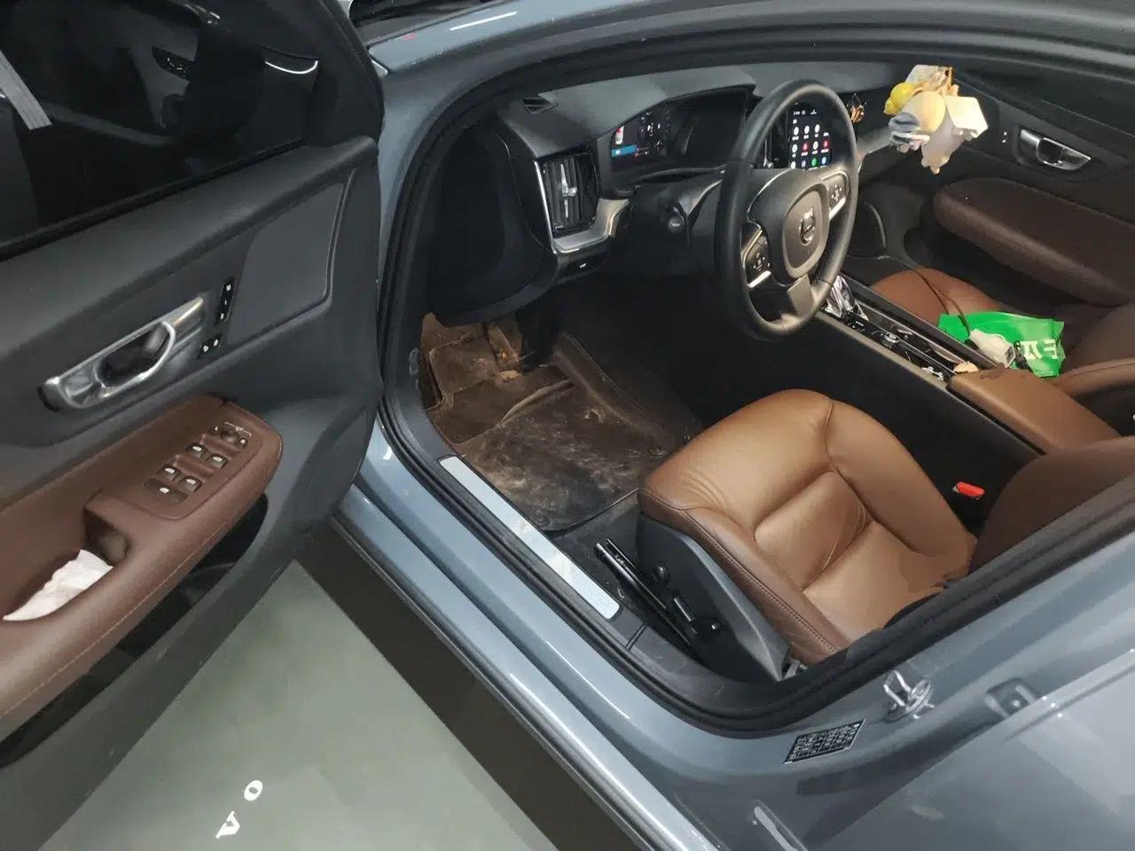 Volvo S60 2023 B4 Zhiyi Luxury Edition — миниатюра 16