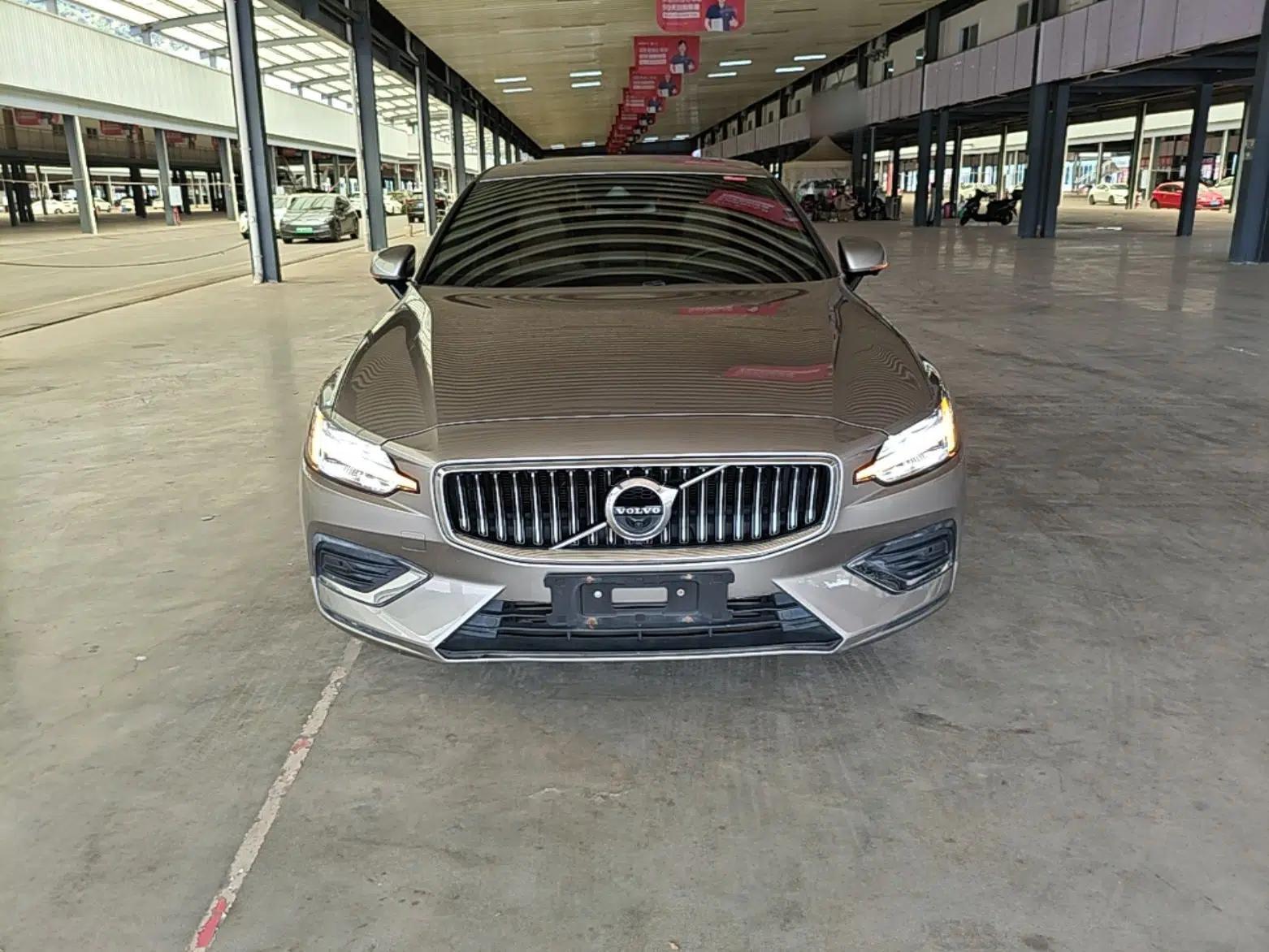 Volvo S60 2021 T4 Zhiyi Luxury Edition — миниатюра 2
