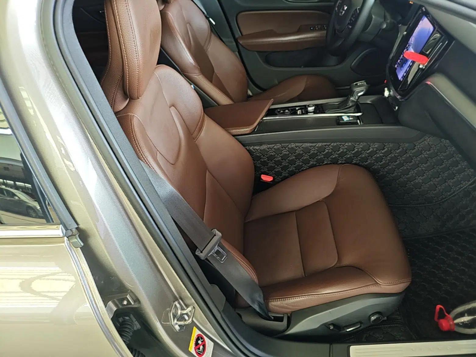 Volvo S60 2021 T4 Zhiyi Luxury Edition — миниатюра 24