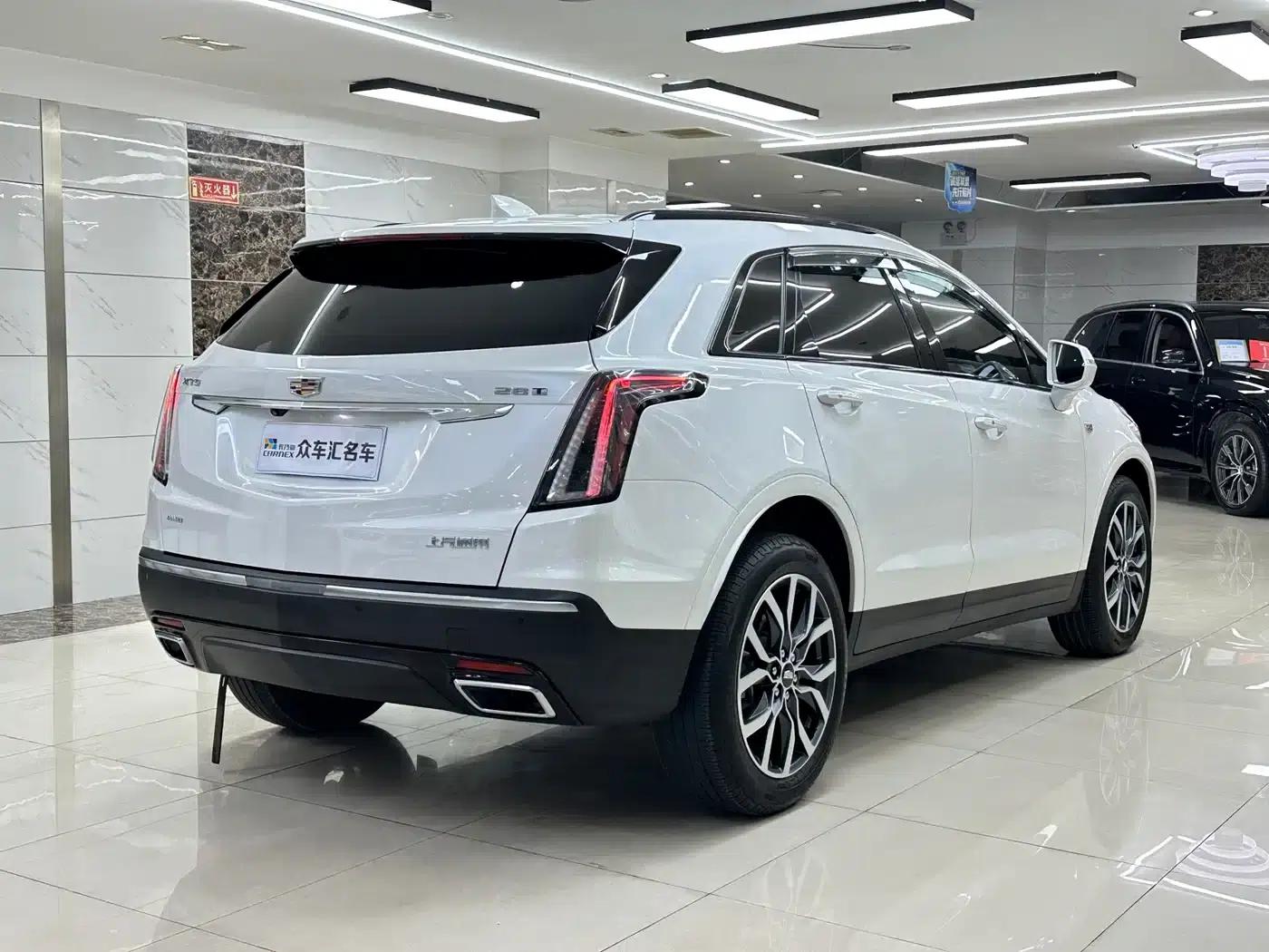 Cadillac XT5 2024 2.0T AWD Luxury (Hummingbird Edition) — миниатюра 3