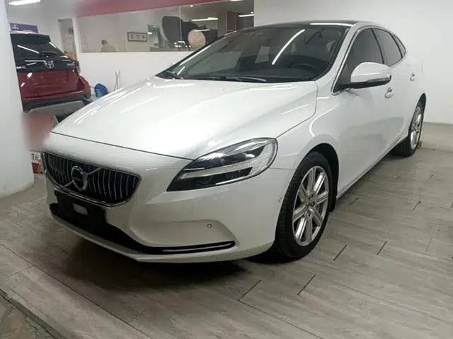 Volvo V40 2018 T3 Zhiya Edition