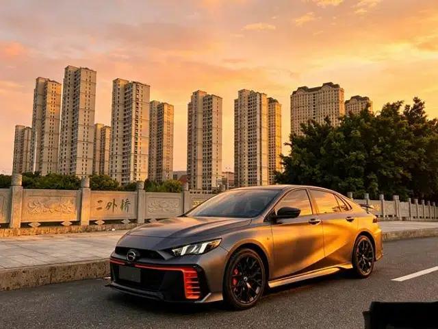 Shadow Leopard 2022 270T J16 R-Style Track Edition
