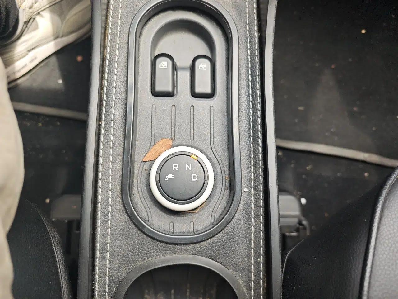 Wuling Hongguang MINIEV 2022 Macaron Premium Model – Lithium Ternary Battery — миниатюра 11