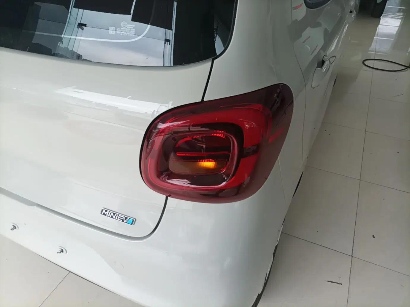 Wuling Hongguang MINIEV 2025 Four-Door Version Advanced Edition — миниатюра 9