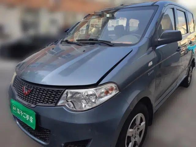 Wuling Hongguang 2013 1.5L Base Version