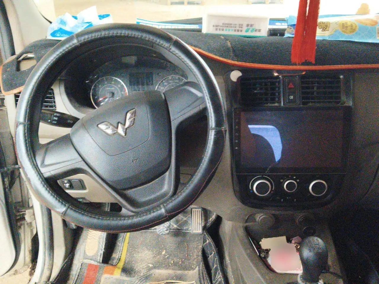 Wuling Rongguang V 2016 1.5L Practical Version — миниатюра 9