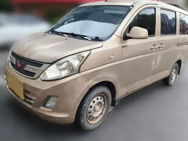 Wuling Rongguang V 2015 1.2L Base Version